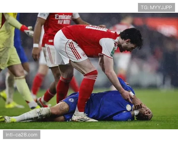 赛前最后一练，阿森纳全员健康，仅廷贝尔缺席