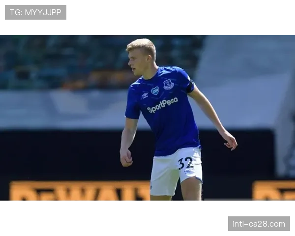 多特蒙德领先签下15岁中卫利亚姆·克劳德·坎特